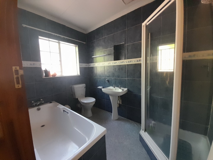 9 Bedroom Property for Sale in Riverside Estate Gauteng