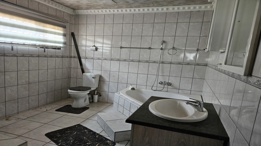 3 Bedroom Property for Sale in Etwatwa Gauteng
