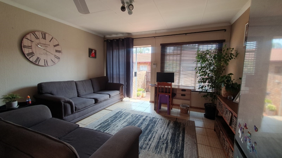 2 Bedroom Property for Sale in Wierda Park Gauteng