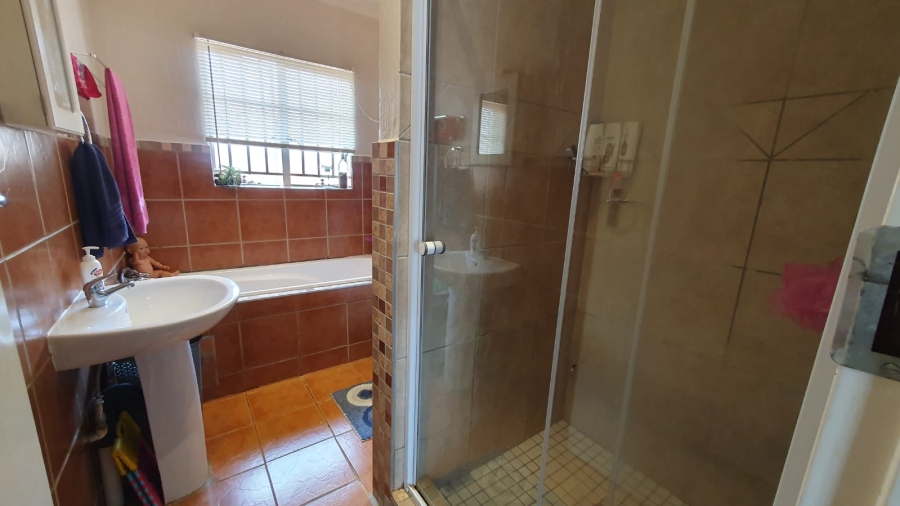 2 Bedroom Property for Sale in Wierda Park Gauteng