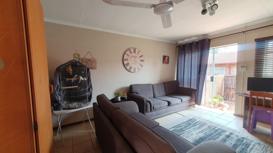 2 Bedroom Property for Sale in Wierda Park Gauteng