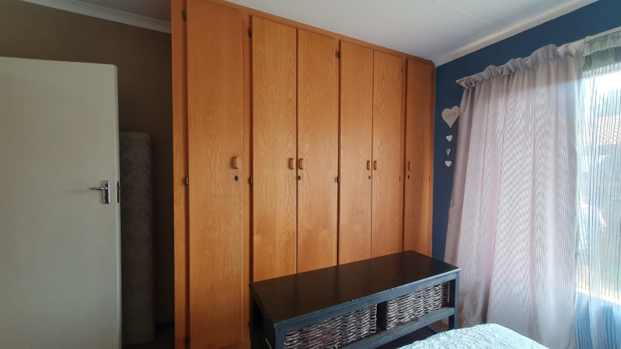 2 Bedroom Property for Sale in Wierda Park Gauteng