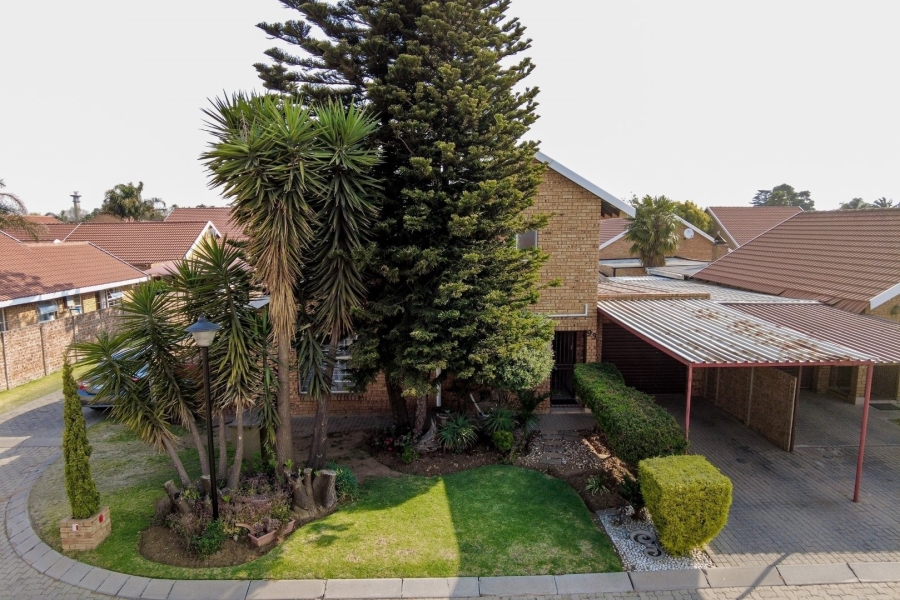 3 Bedroom Property for Sale in Bonaero Park Gauteng