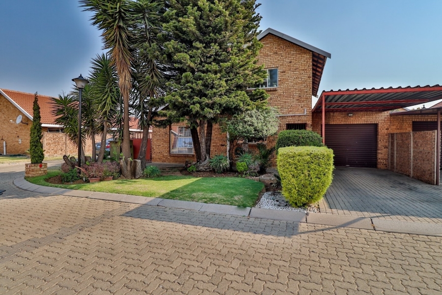 3 Bedroom Property for Sale in Bonaero Park Gauteng