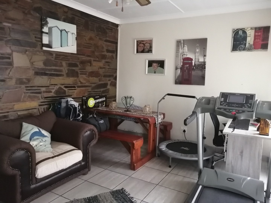 3 Bedroom Property for Sale in Strubenvale Gauteng