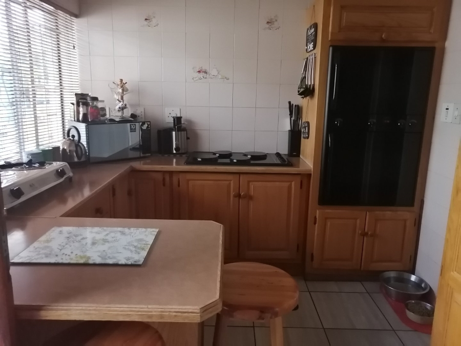 3 Bedroom Property for Sale in Strubenvale Gauteng