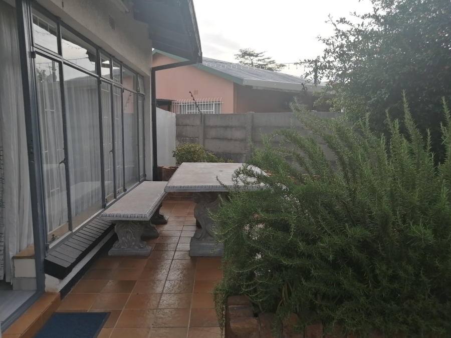 3 Bedroom Property for Sale in Strubenvale Gauteng