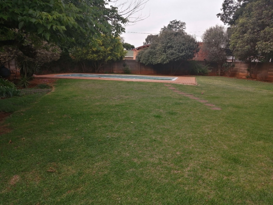 3 Bedroom Property for Sale in Strubenvale Gauteng