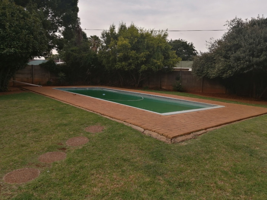 3 Bedroom Property for Sale in Strubenvale Gauteng