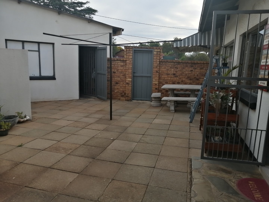 3 Bedroom Property for Sale in Strubenvale Gauteng