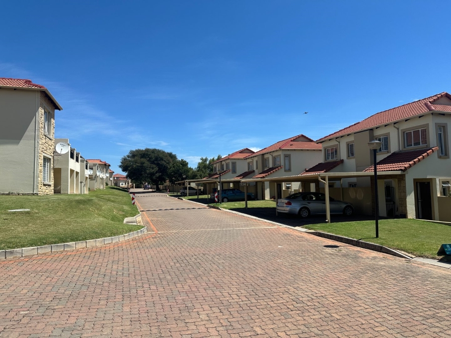 2 Bedroom Property for Sale in North Riding AH Gauteng