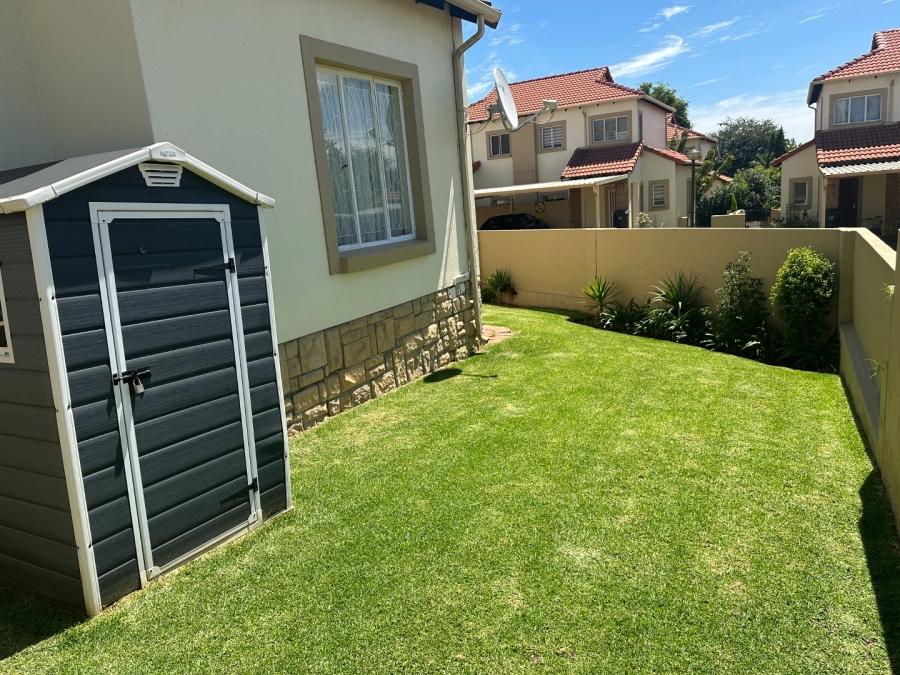 2 Bedroom Property for Sale in North Riding AH Gauteng