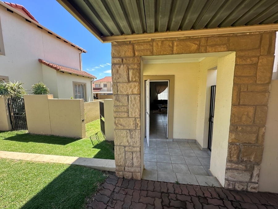 2 Bedroom Property for Sale in North Riding AH Gauteng