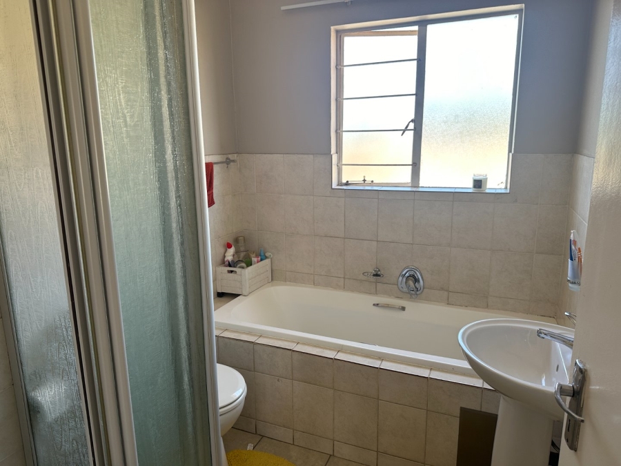 2 Bedroom Property for Sale in North Riding AH Gauteng