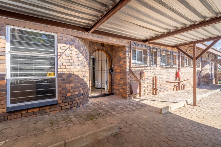 To Let  Bedroom Property for Rent in Randpark Ridge Gauteng