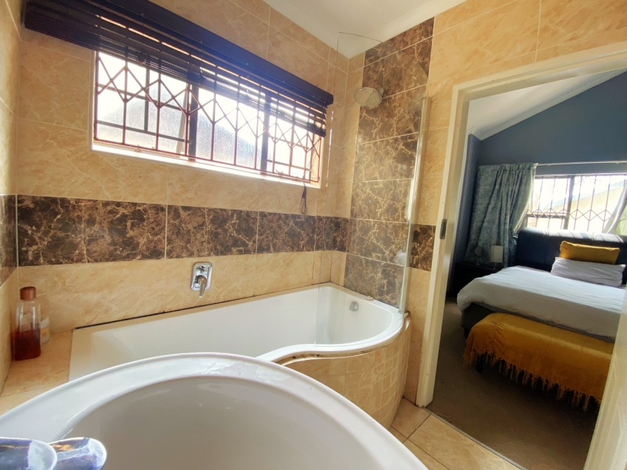 3 Bedroom Property for Sale in Amorosa Gauteng