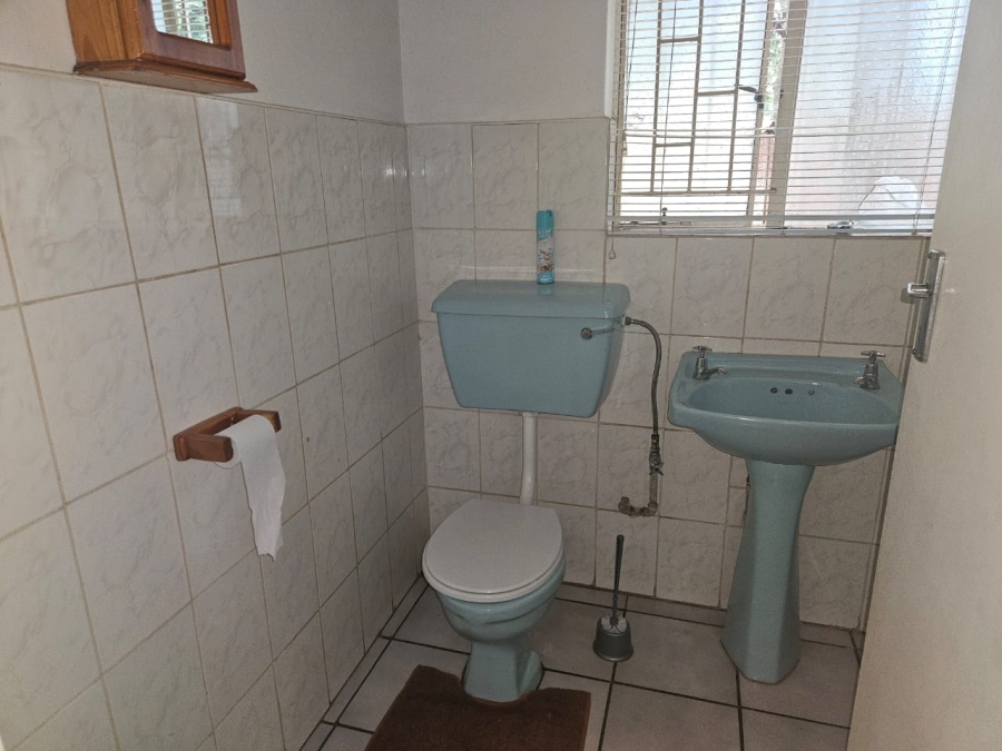 4 Bedroom Property for Sale in Helikonpark Gauteng