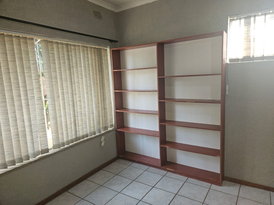 4 Bedroom Property for Sale in Helikonpark Gauteng