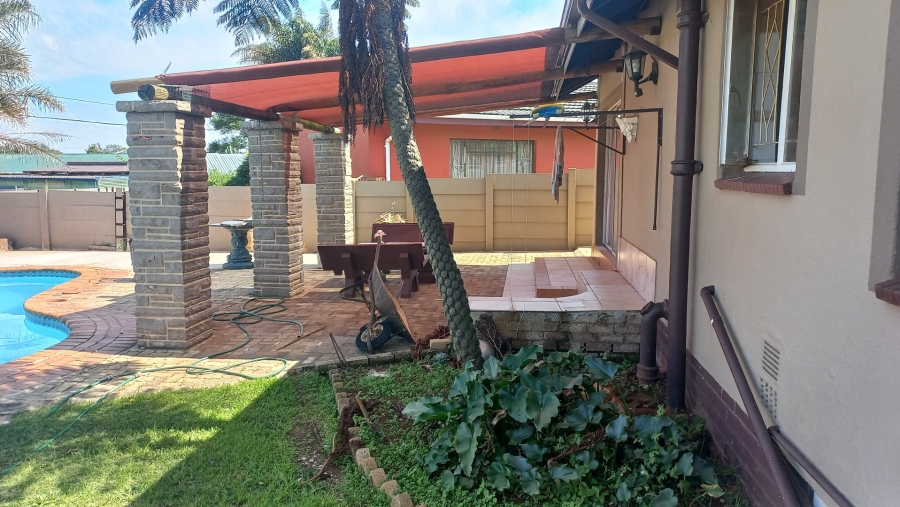  Bedroom Property for Sale in Witpoortjie Gauteng