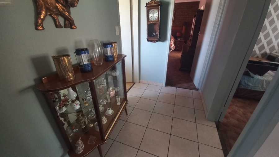  Bedroom Property for Sale in Witpoortjie Gauteng