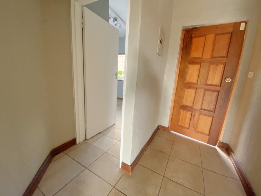 2 Bedroom Property for Sale in Roodekrans Gauteng