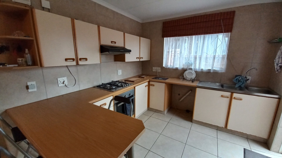 2 Bedroom Property for Sale in Breaunanda Gauteng