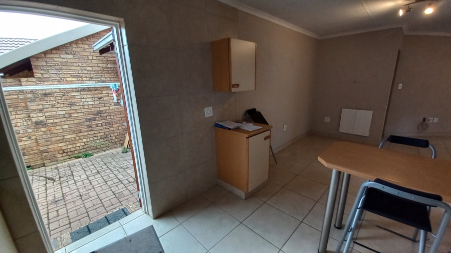 2 Bedroom Property for Sale in Breaunanda Gauteng