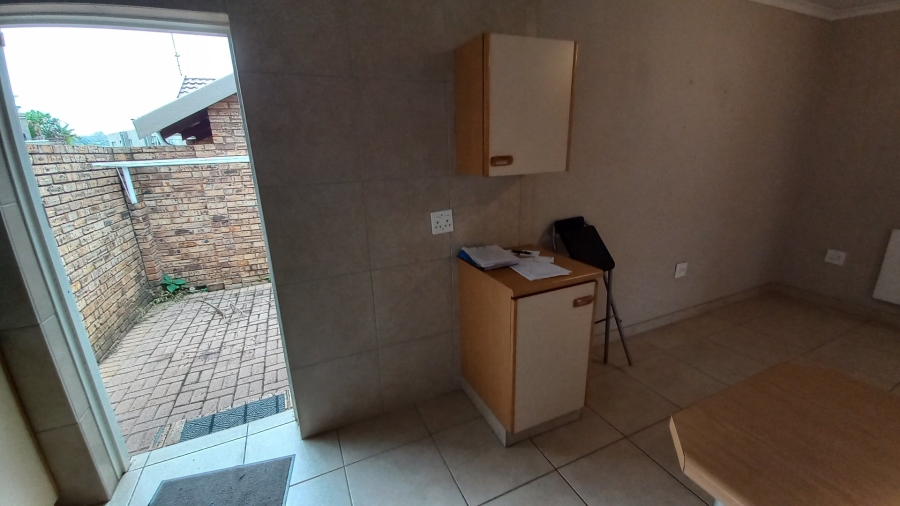 2 Bedroom Property for Sale in Breaunanda Gauteng