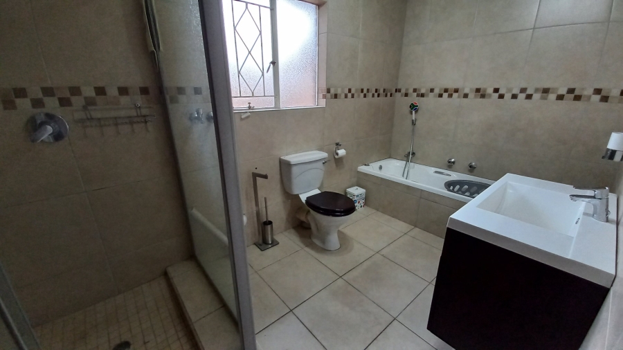 2 Bedroom Property for Sale in Breaunanda Gauteng