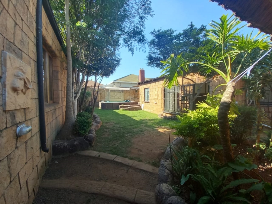 2 Bedroom Property for Sale in Krugersdorp North Gauteng