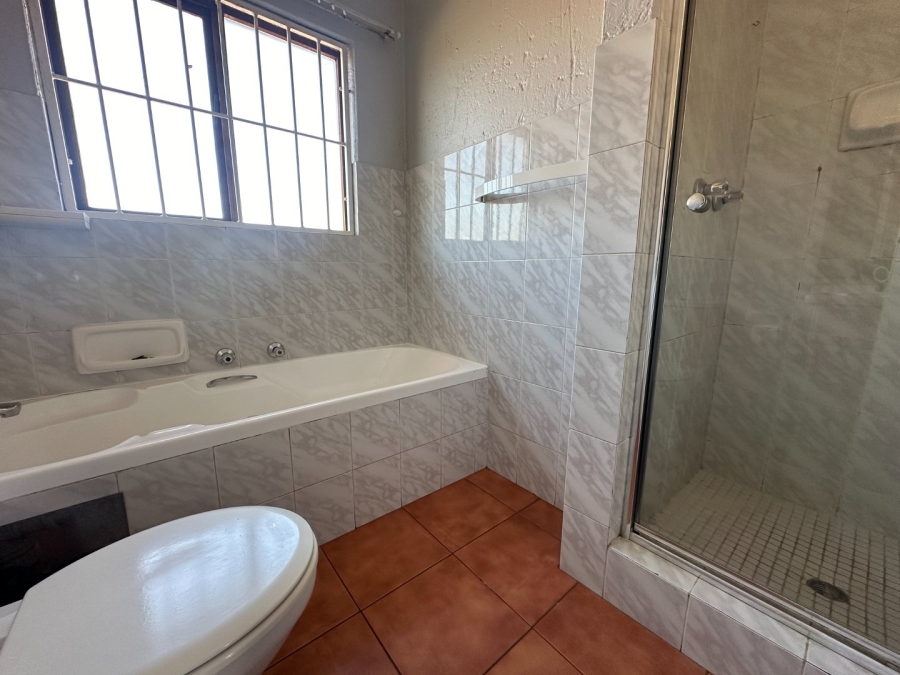 2 Bedroom Property for Sale in Fairland Gauteng