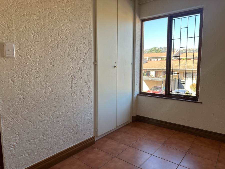 2 Bedroom Property for Sale in Fairland Gauteng