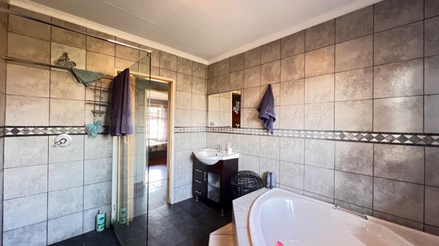 3 Bedroom Property for Sale in Benoni AH Gauteng