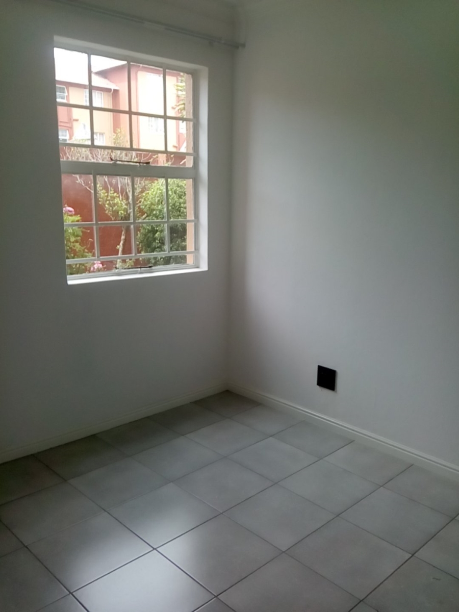 To Let 3 Bedroom Property for Rent in Weltevreden Park Gauteng