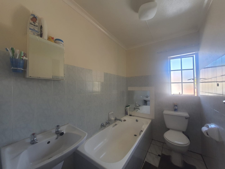 2 Bedroom Property for Sale in Radiokop Gauteng