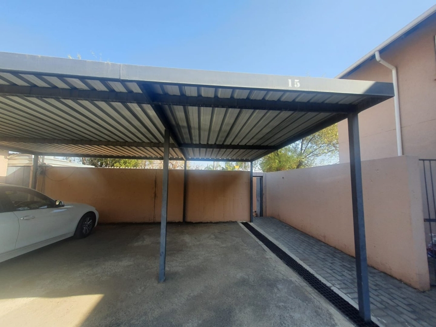 2 Bedroom Property for Sale in Radiokop Gauteng