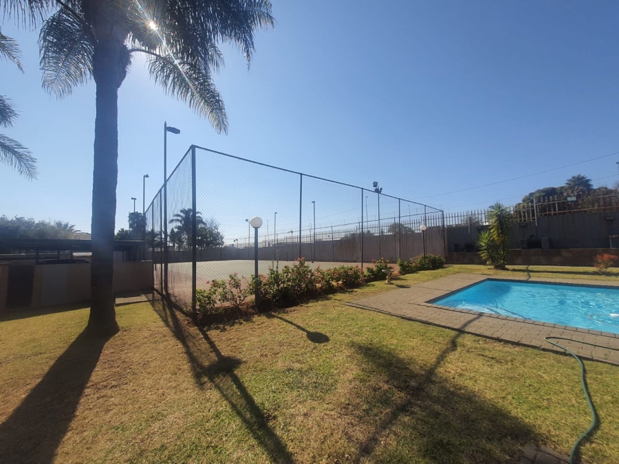 2 Bedroom Property for Sale in Radiokop Gauteng