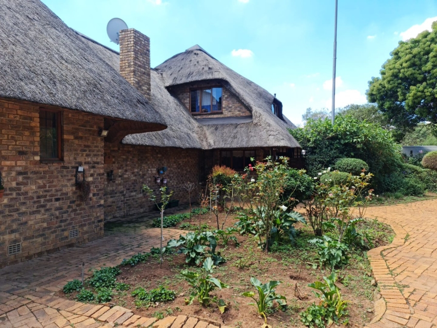 4 Bedroom Property for Sale in Glen Austin Gauteng