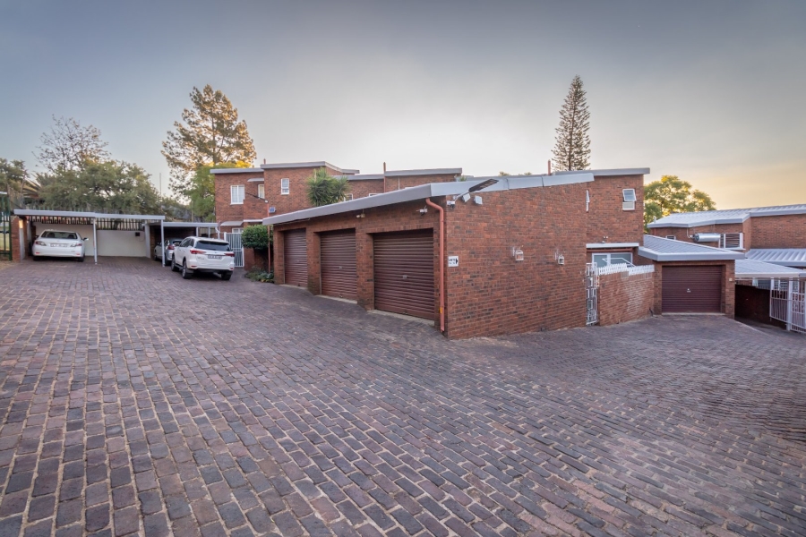 3 Bedroom Property for Sale in Constantia Kloof Gauteng