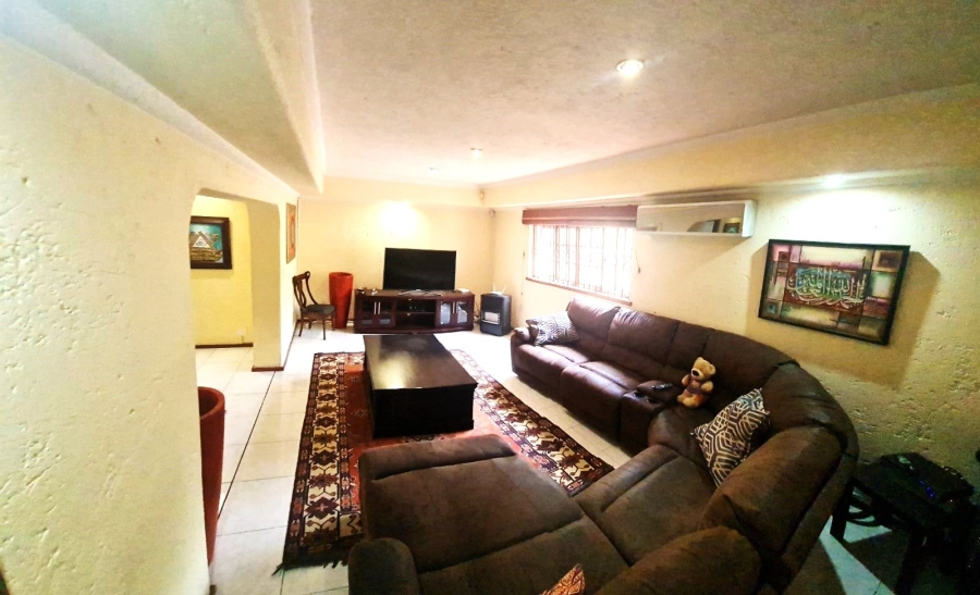 4 Bedroom Property for Sale in Orchards Gauteng