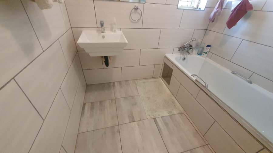 3 Bedroom Property for Sale in Heuweloord Gauteng