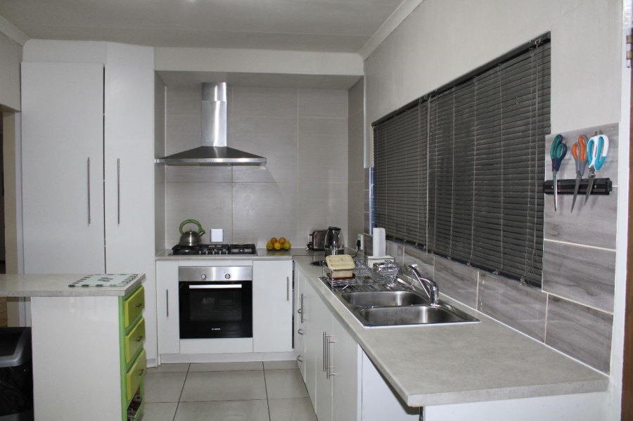 3 Bedroom Property for Sale in The Reeds Gauteng