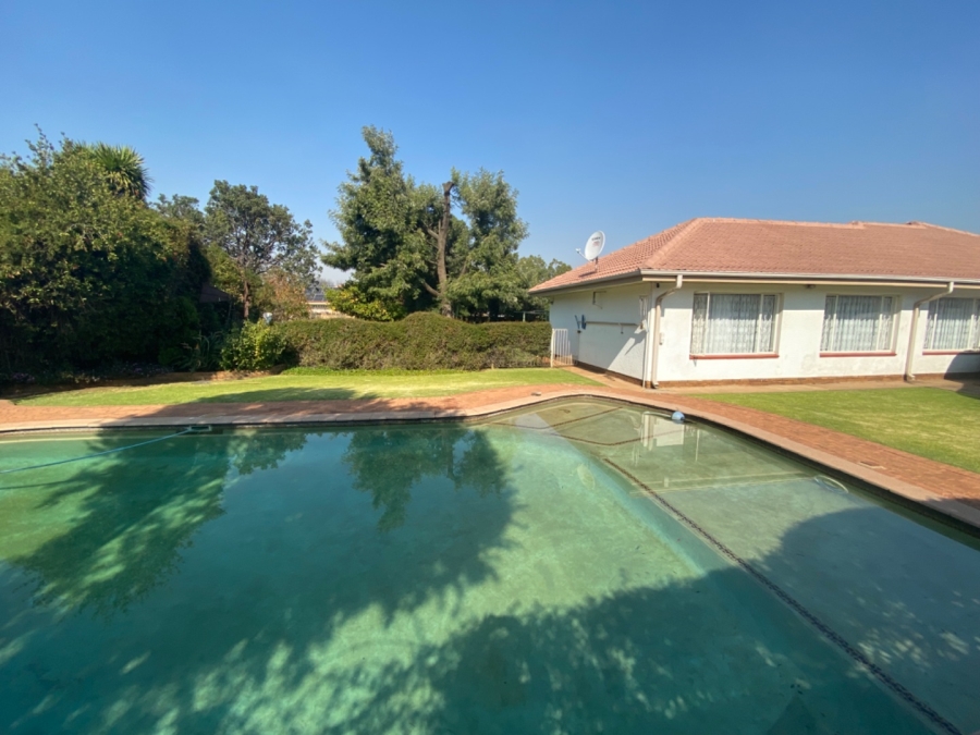 4 Bedroom Property for Sale in Vanderbijlpark SE 2 Gauteng