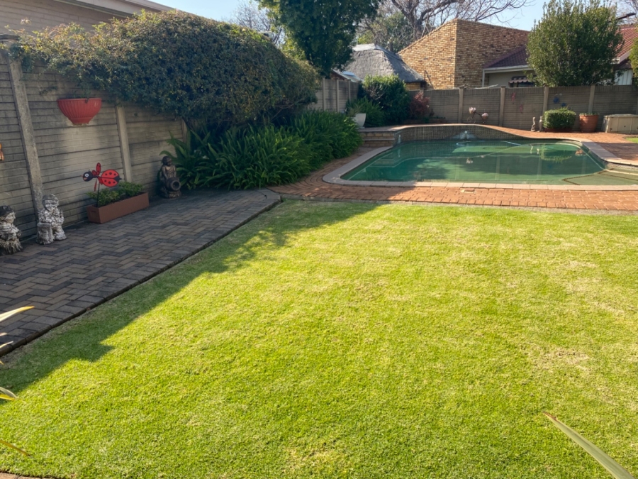 4 Bedroom Property for Sale in Vanderbijlpark SE 2 Gauteng