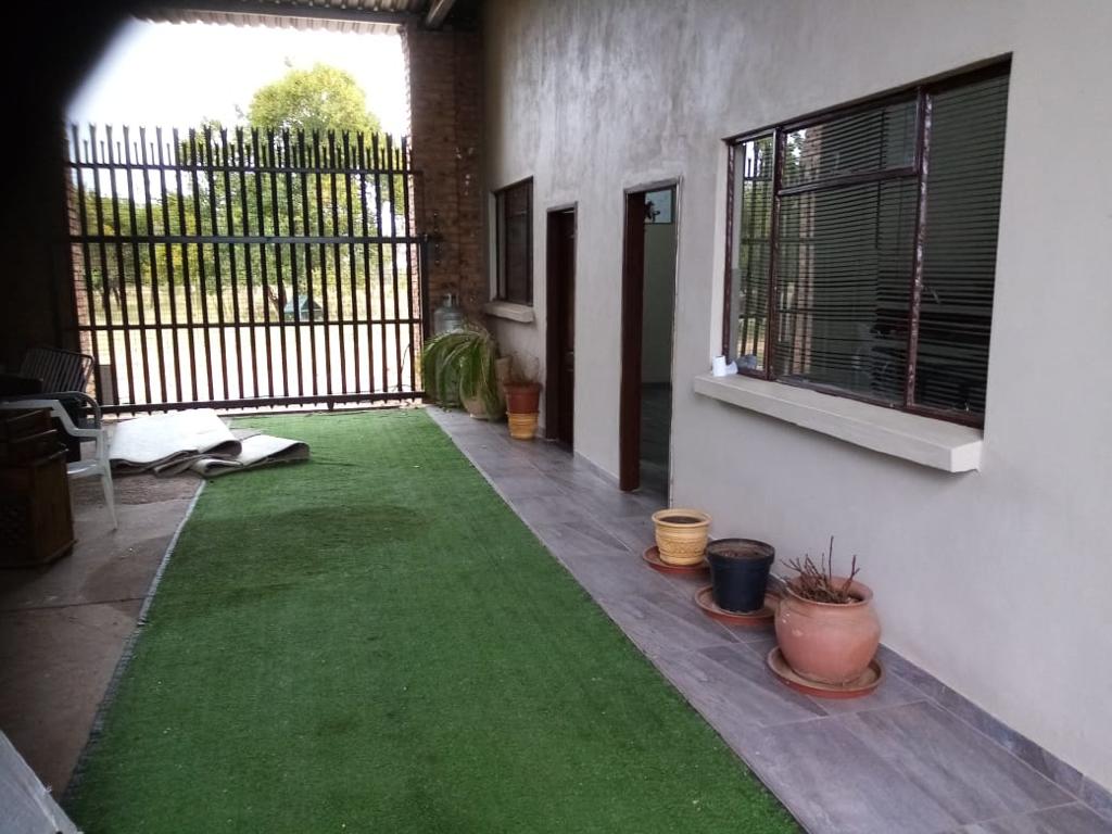12 Bedroom Property for Sale in Kromdraai Gauteng