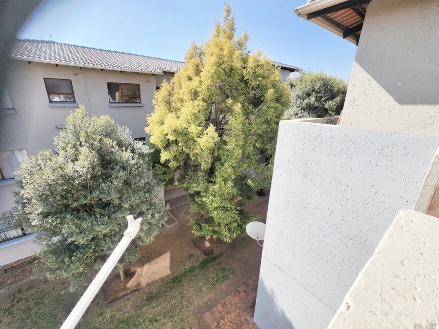 2 Bedroom Property for Sale in Beyers Park Gauteng