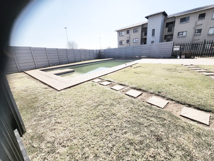 2 Bedroom Property for Sale in Beyers Park Gauteng