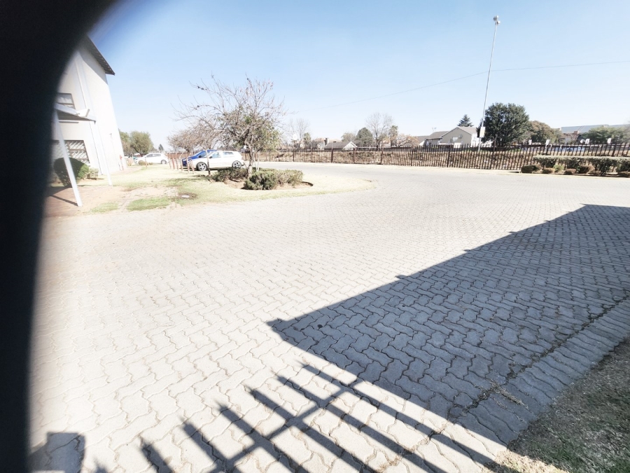 2 Bedroom Property for Sale in Beyers Park Gauteng