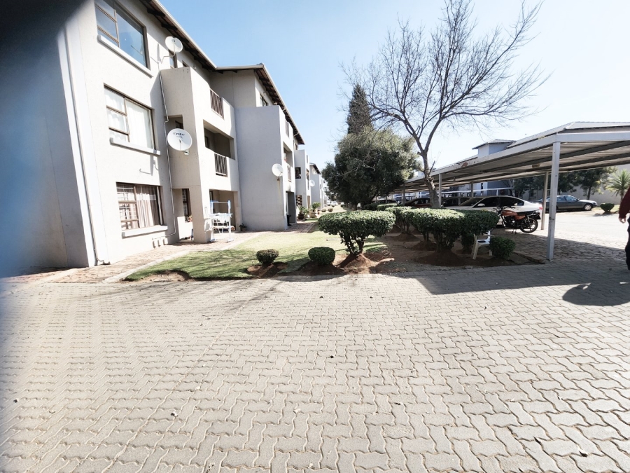 2 Bedroom Property for Sale in Beyers Park Gauteng