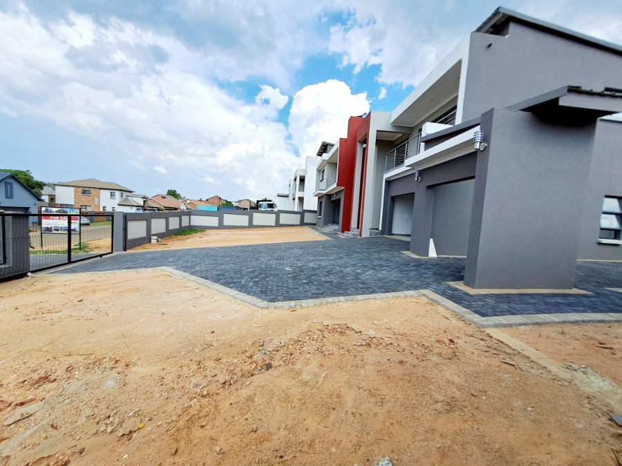 4 Bedroom Property for Sale in Roodepark Eco Estate Gauteng